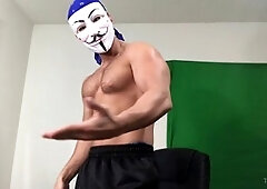 Solo fun on cam with a handjob