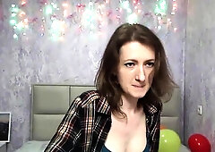 Afghan amateur babe flashing bra on solo private webcam show