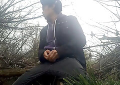 Wank-off, big-cumshots, public