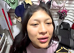 I fucked a panty seller at the market in downtown Lima