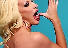 Brittany Andrews Puts Butt Plug With Chocolate Inside Her Ass!