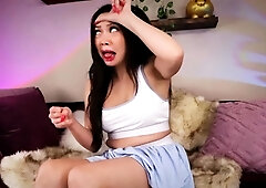 Brunette Couch Webcam Solo Fun Masturbating