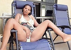 gal rich black trying to play with her twat on the swimming pool