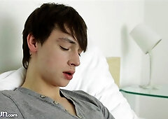 Alessandro Katz strokes that penis with determination