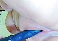 Hot redhead playgirl masturbates in her morning shower and cums very juicy