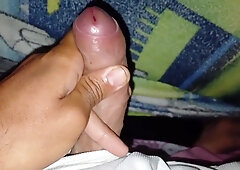 Stud Can’t Hold Back His Urges and Takes Out His Meatpipe