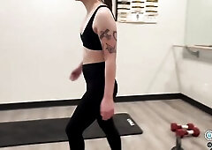 Stranger can’t aid himself and screws my teen booty at the gym