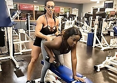 Muscle cougar seduces hot black babe into lesbian affair