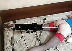 Booty screwed on the couch with sex machine