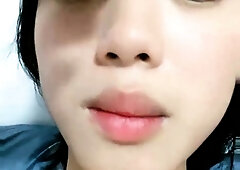 Amateur Webcam Cute Teen Plays Solo with Big Dildo