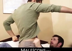 Gorgeous bottom JD Phoenix's intense anal play with big cock