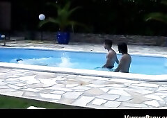 Voyeur Papy in french teen group sex