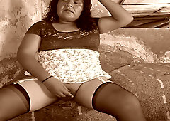 Gordita Culona Transexual Con Insercion Anal De Control De Playstation En El Culo