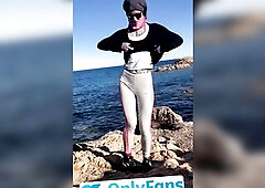 OnlyFans Gal sucks sweathy knob from running tutor at the ocean