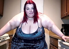 Australian BBW with big boobs gives blowjob