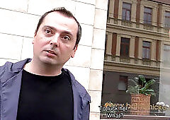 HUNT4K. ash-blonde stops fighting with bf because stranger gives money