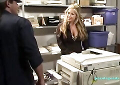 Kianna craves to make photocopies, but the machine is broken. That babe calls a colleague who is ready to aid her out, if this babe assents to aid him