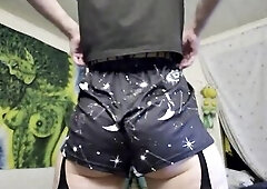 Chatturbate LIVE FTM Dances n Shakes Butt