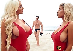 Bigtit Bridgette B and Nicolette Shea play with each other