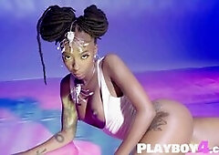 Beautiful big tits black babe hot posing