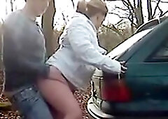 Chubby ffentliches Auto doggy