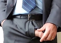 Me DaDDyBigBEAR Boss In Suit Cumshot