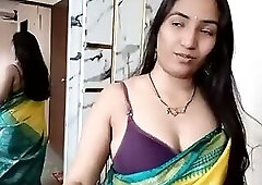 Perfect Desi Girl In Saree Show