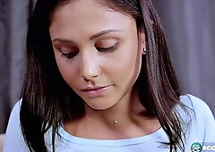 Ariana Maries Juicy Pussy Close-Up