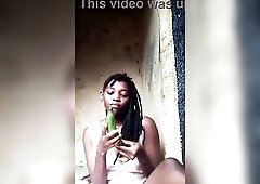 Jocilena - am admirable in daybed squirting with green banana