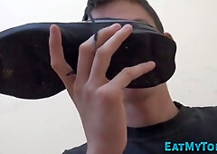 Hunk Foot Fetishist Jerks His Dick