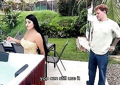 Peruvian maid screwed in the backyard!