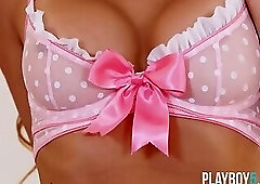 Sexy big tits MILF waitress Abigail Mac goes nude in a diner