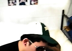 Hunks like to engulf peckers