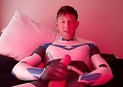 Jerking off in spandex