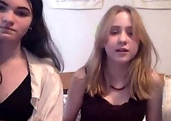Hot Teens flashing on  MonkeyApp
