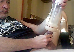 Battery powered chisel pump