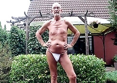 German, solo, smoothly-shaven