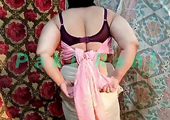 Indian bhabhi with huge tits seductively moves her body