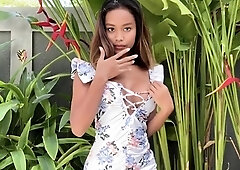 Asian teen outdoor fuck