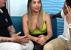 Mi Colombian psychologist eats my best friend's HUGE COCK