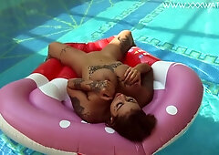 Canadian Big Tits Underwater