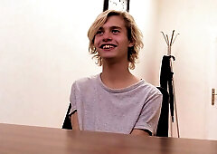 Bleached twink takes that up the ass and it's hot