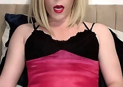 Jessica Bloom seduces you with a dirty JOI countdown and a tasty cupcake filled with cum