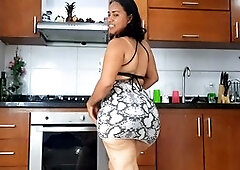 Mummy, point of view, hot brunette