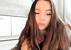 Brunette Solo Webcam Masturbation