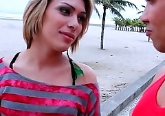 Shemale exposes her obsession with a bit of butt