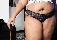Black mother I'd like to fuck Bulky Butt Shaking and Widening - Mara Exotic