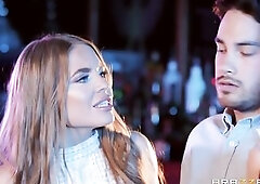 Hawt damn! If u are looking for a curvy babe, and like the way balloons feel, then look no further cause this lady got ANYTHING u ever dreamed of! And