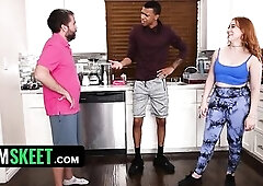 Madison and her boyfriend, Daniel, give a decision to improve their fitness by hiring a personal coach named Lawson instead of gonna a crowded gym. Du