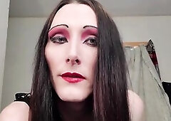 Masturbation episode with a pair cameras, a ramrod livecam and an eye webcam at a downward facing angle. Worthwhile for romatics that wanna stare in s